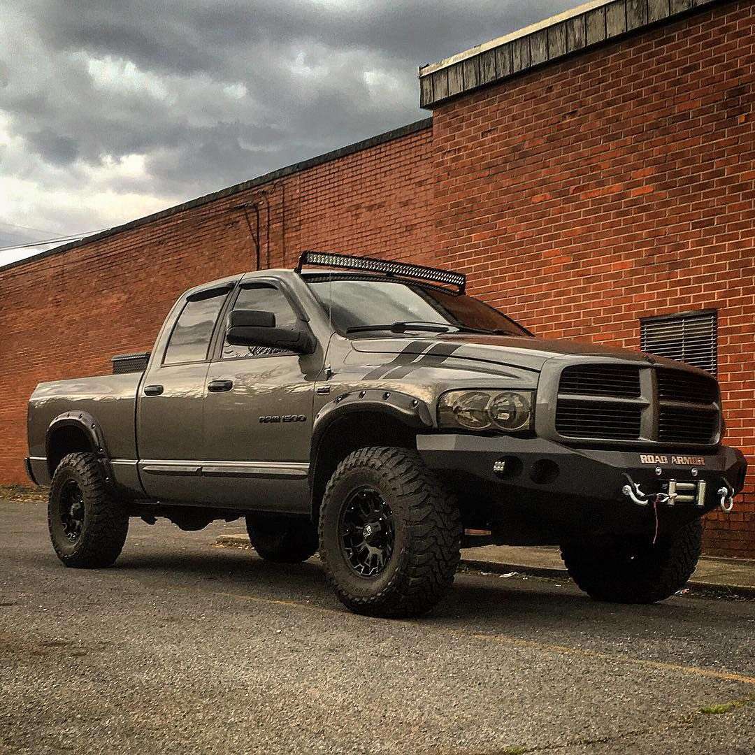 Stealth Front Winch Bumper | Round Holes - Texture Black 2002-2005 RAM 1500