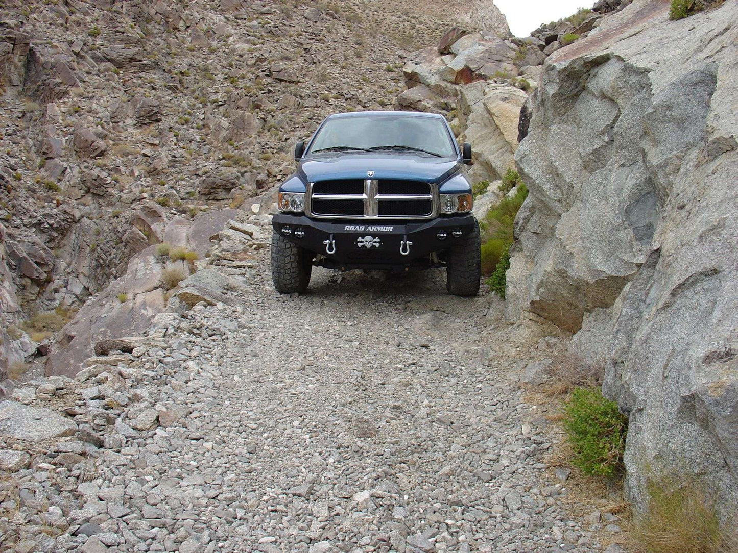 Stealth Front Winch Bumper | Round Holes - Texture Black 2002-2005 RAM 1500