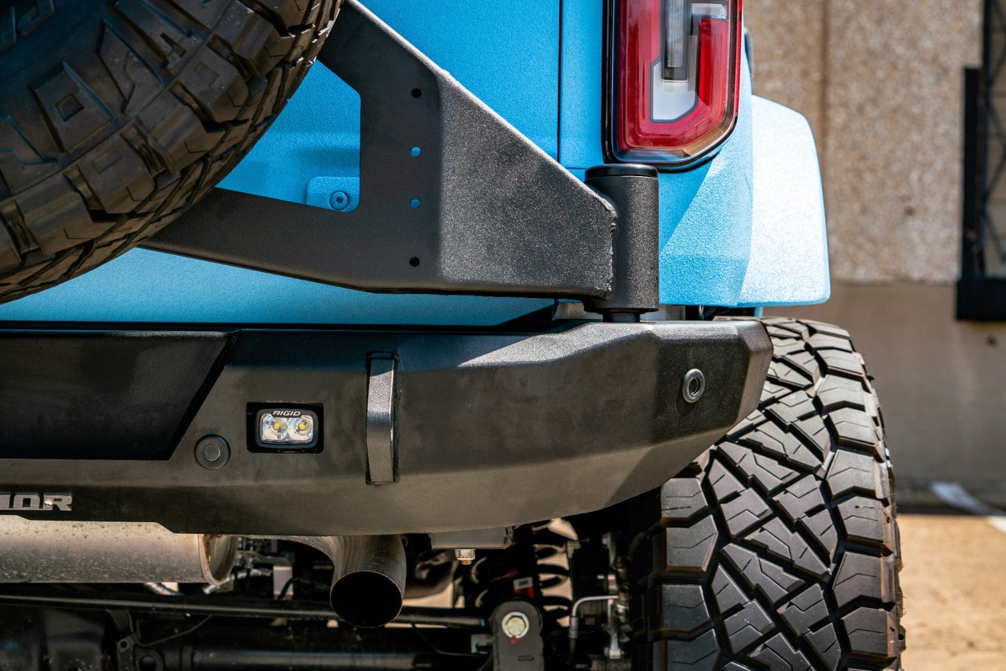 Stealth Rear Non-Winch Bumper | Tire Carrier - Texture Black 2021-2024 Ford Bronco