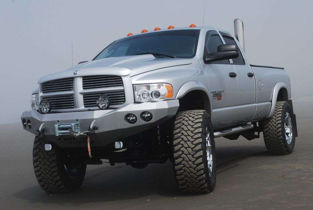 Stealth Front Winch Bumper | Round Holes - Texture Black 2003-2005 RAM 2500 3500