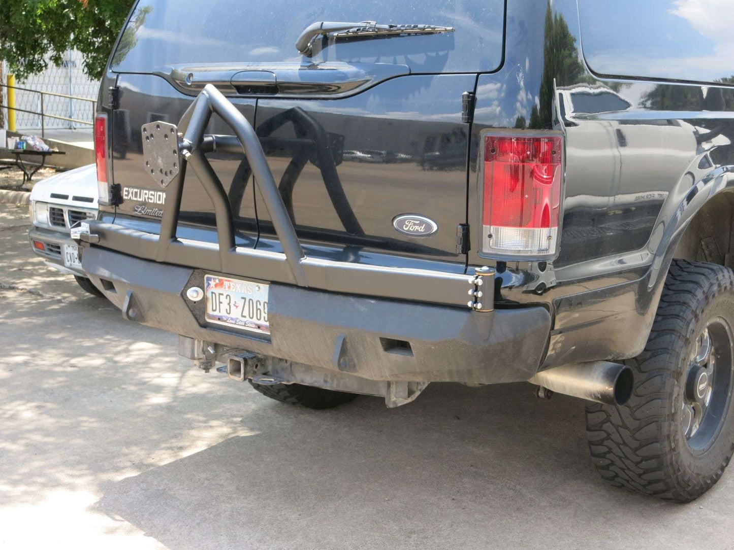 Stealth Rear Winch Bumper | Tire Carrier - Texture Black 1999-2007 Ford Excursion