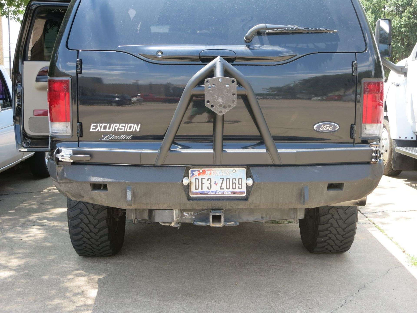 Stealth Rear Winch Bumper | Tire Carrier - Texture Black 1999-2007 Ford Excursion