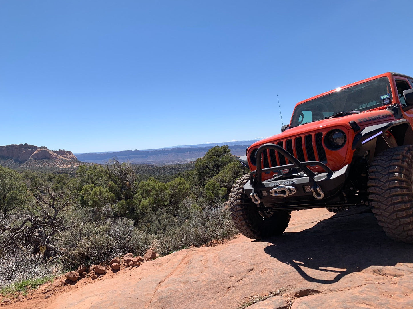 Stealth Front Mid Width Winch Bumper Stinger Guard - Texture Black 2018-2025 Jeep JL JLU JT